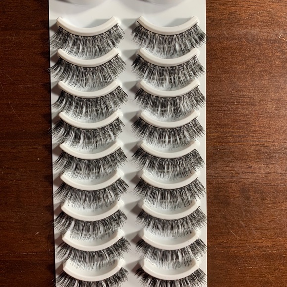 False lashes - Picture 4 of 10